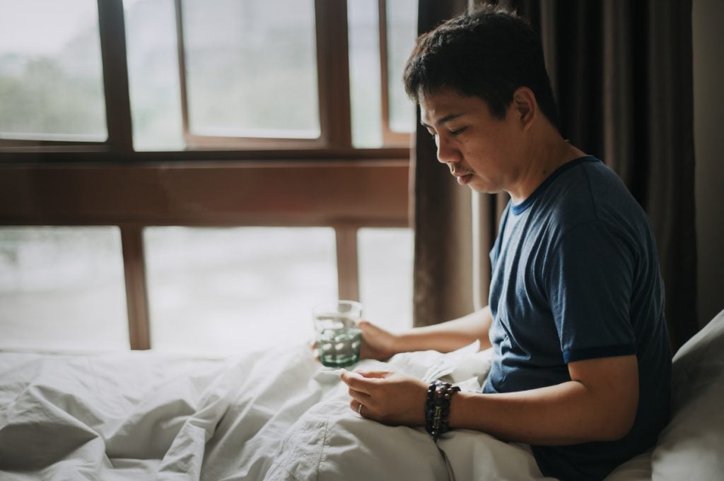 What are the symptoms of sinusitis?